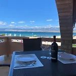 Larus Apartment