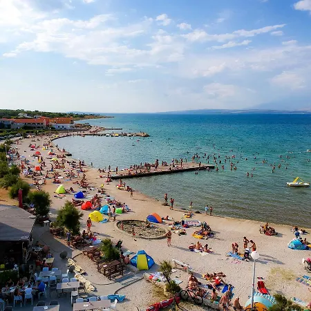 Larus Apartament *