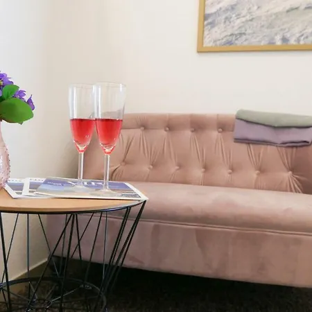 Apartament Larus Vir